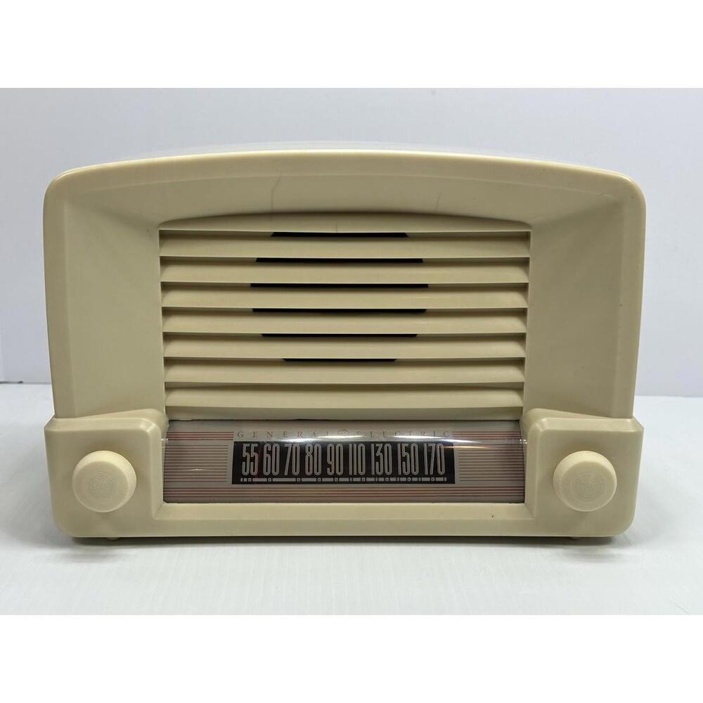 Vintage GE Model 114W AM 5 Tube Radio Ivory Plaskon Cabinet Buzzes Works 1948